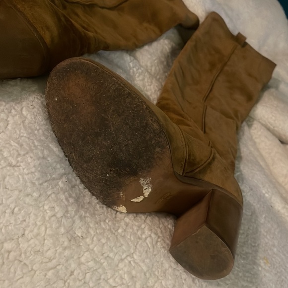 Authentic Laurence Dacade Suede Boots - Picture 4 of 14